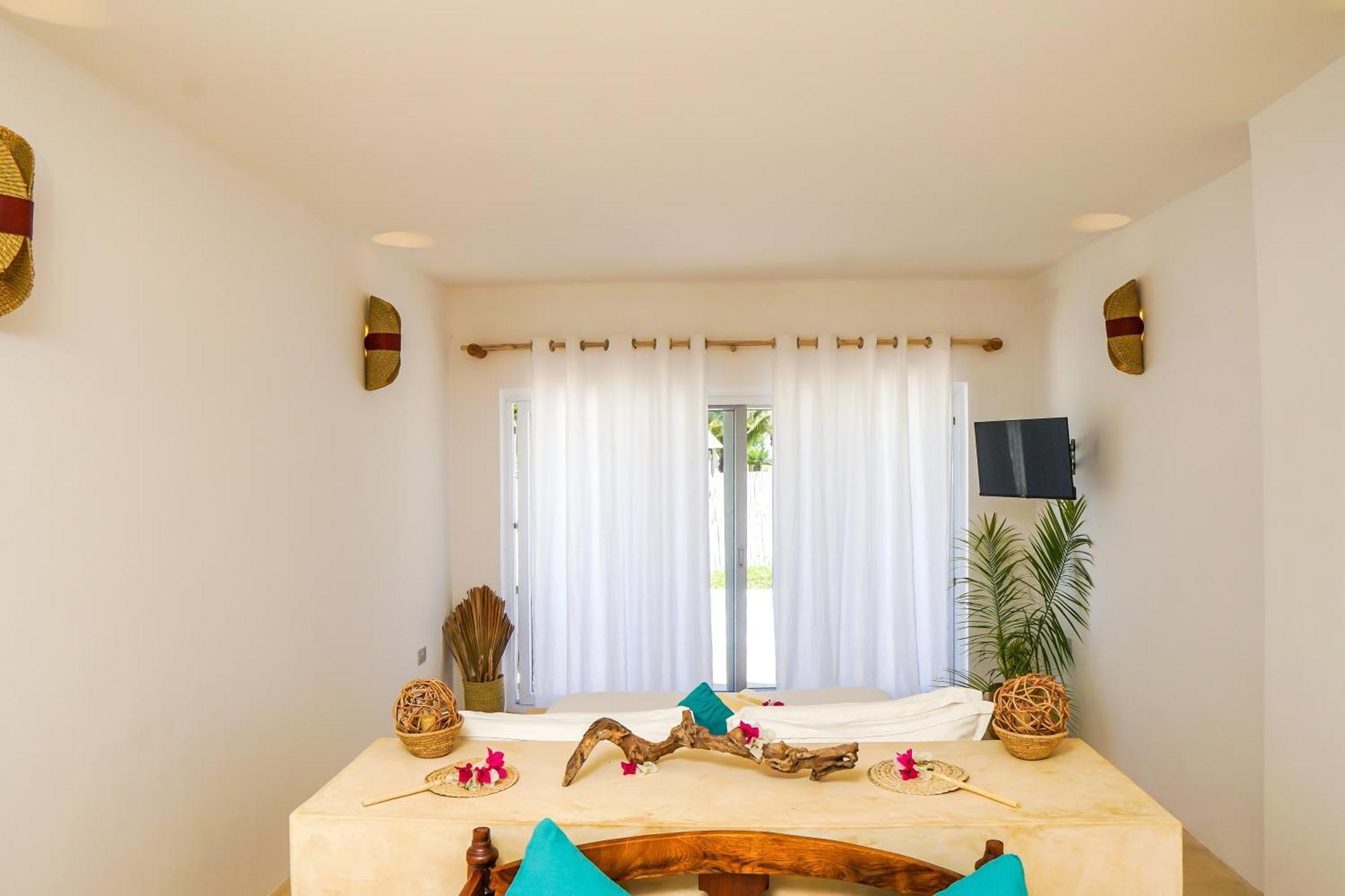 Aquamarina Hotel Джамбиани Экстерьер фото
