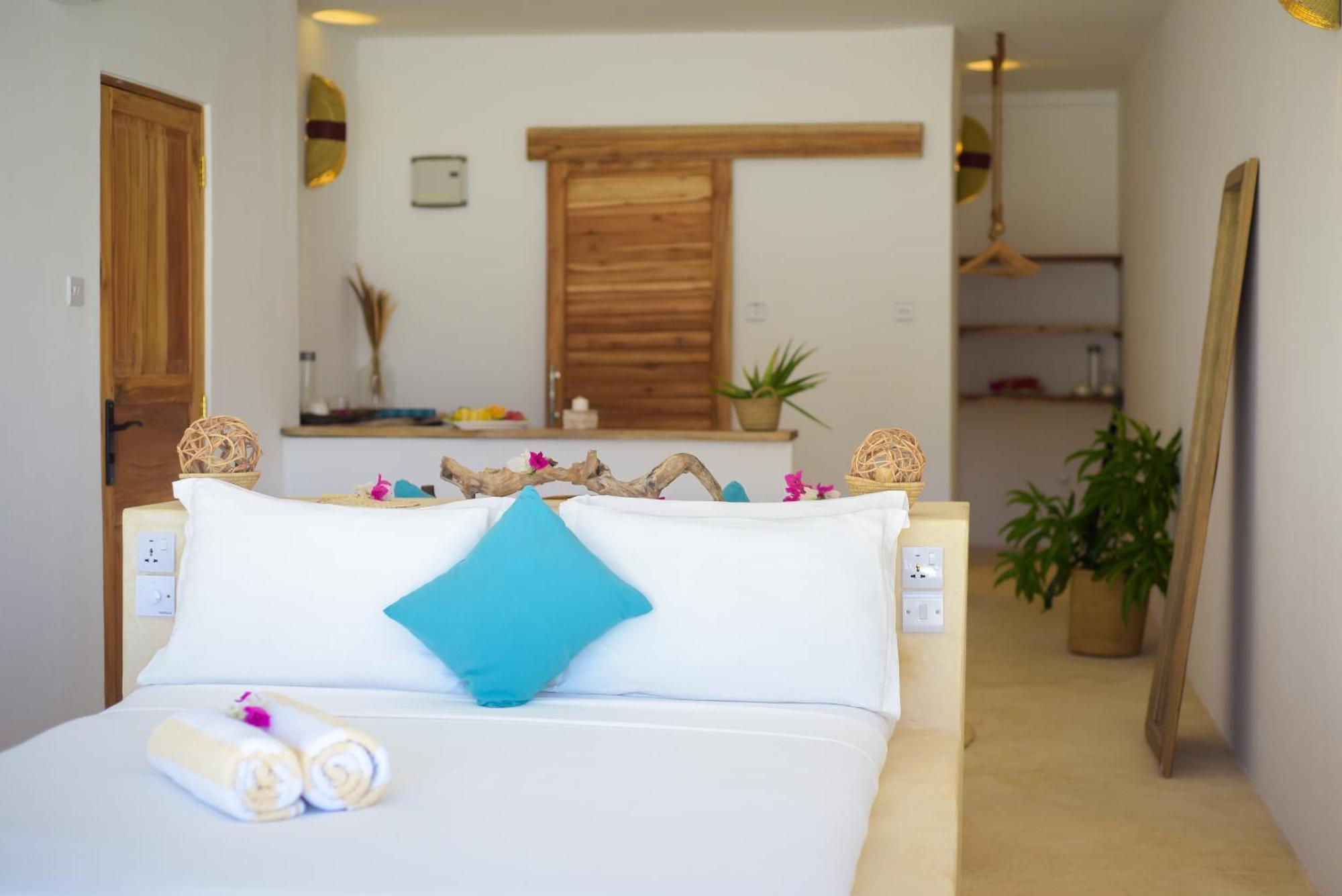 Aquamarina Hotel Джамбиани Экстерьер фото